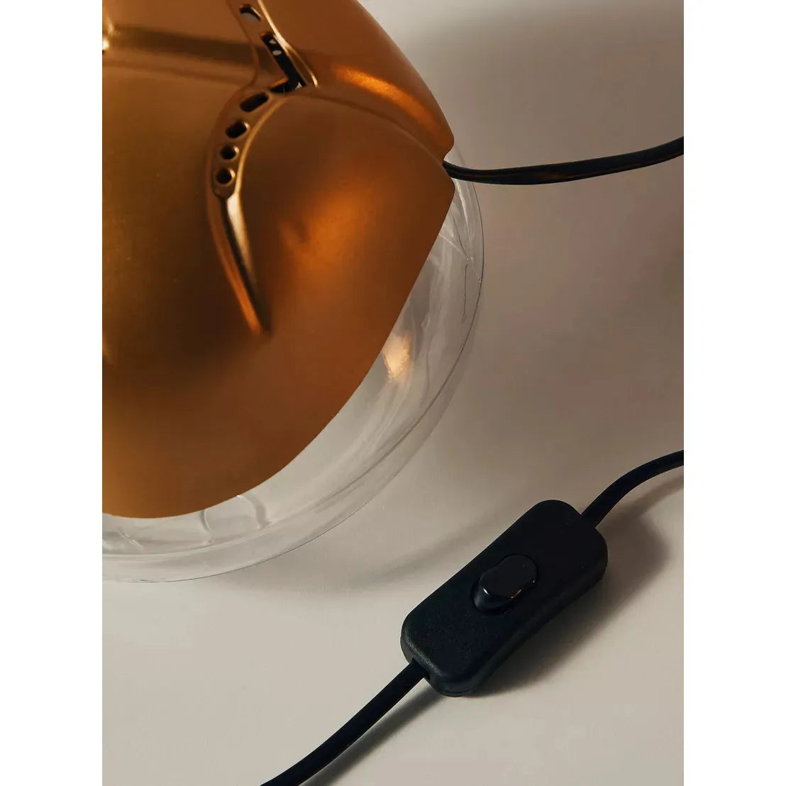 Modern Aura Gold Air Revitalizer – Ultrasonic Air Purifier with Ambient LED Lighting