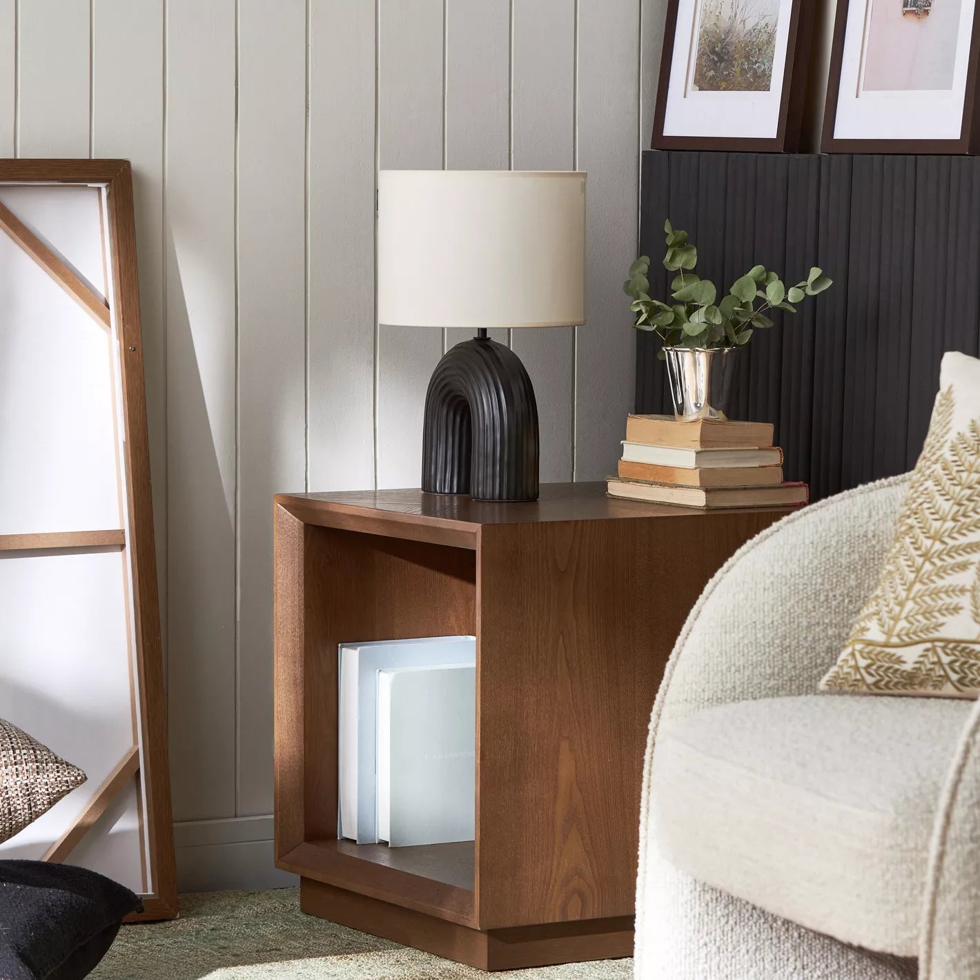 Modern Black Arch Ceramic Table Lamp with Ribbed Detail and Off-White Shade - 42 cm