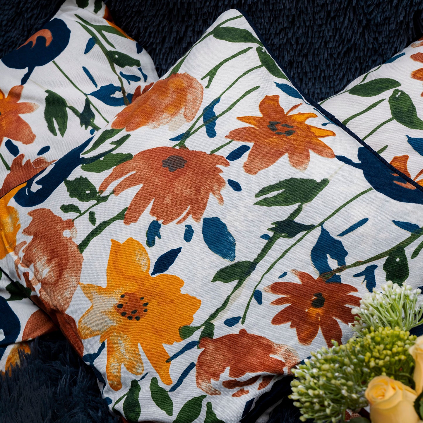 Chic White Floral Print Pillow Cover (Set of 5)