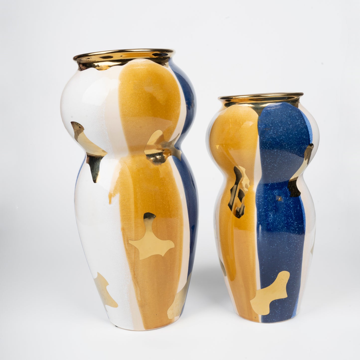 Artistic Wave: Abstract Vase with Bold Colors and Gold Accents (Large)