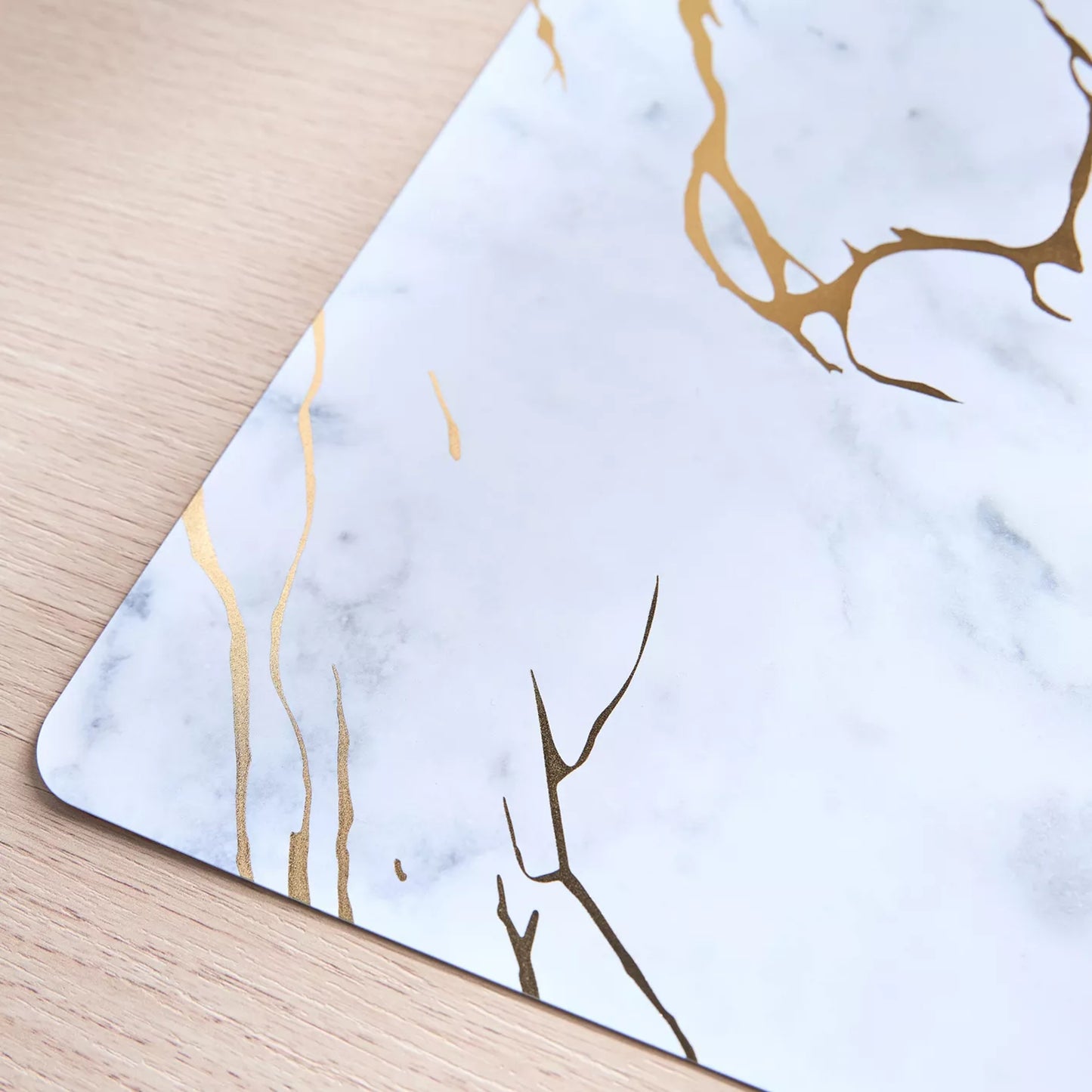 Modern Faux Marble Placemat in White and Gold (Set of 4)