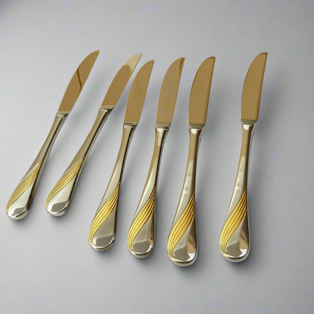 Gilded Edge: Elegant Stainless Steel Knives with Gold-Toned Handles (set of 6)