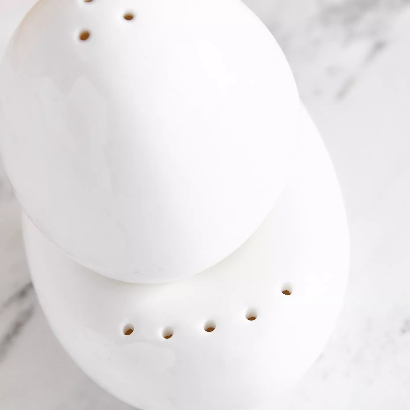 Modern Porcelain Egg-Shaped Salt and Pepper Shaker Set