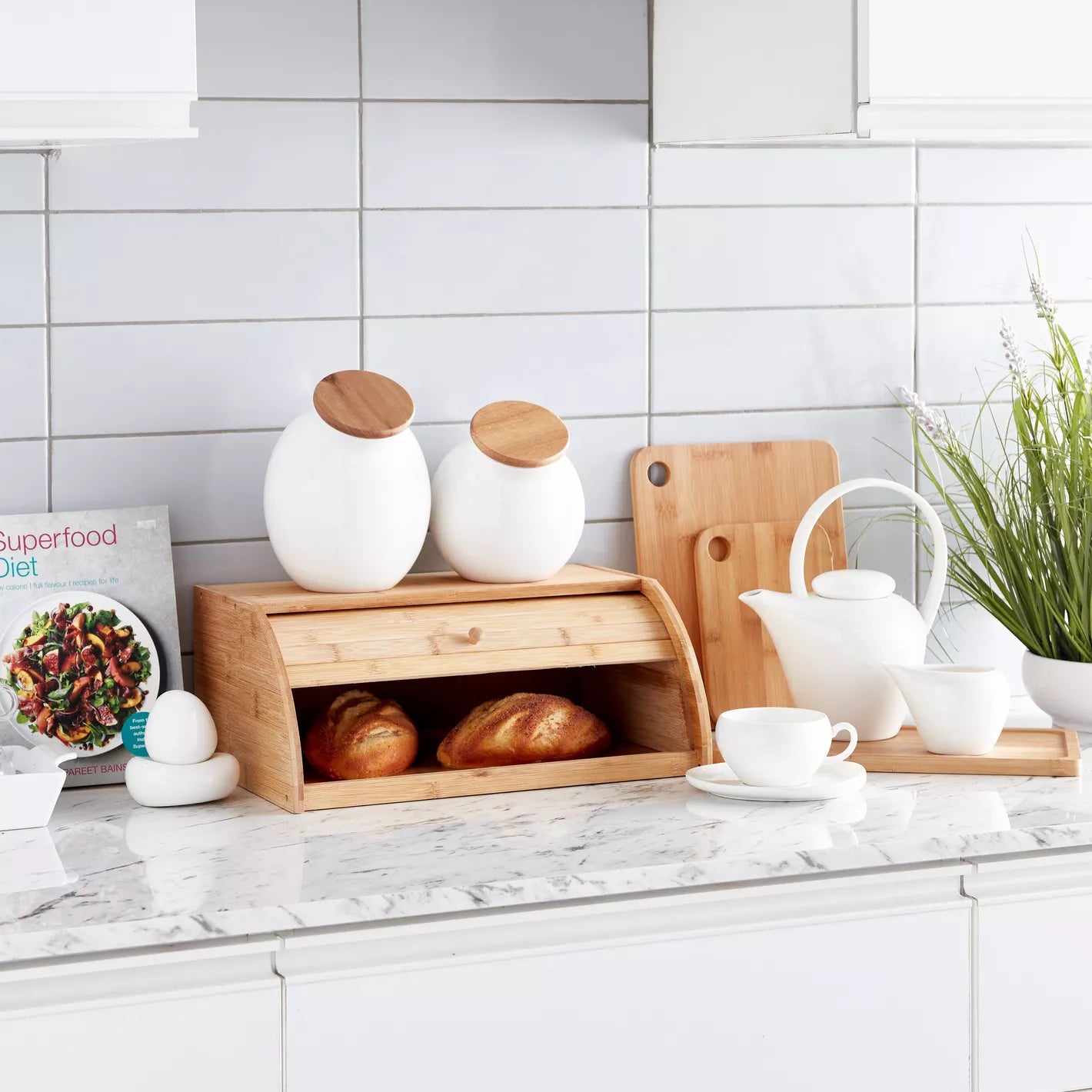 Modern Porcelain Egg-Shaped Salt and Pepper Shaker Set